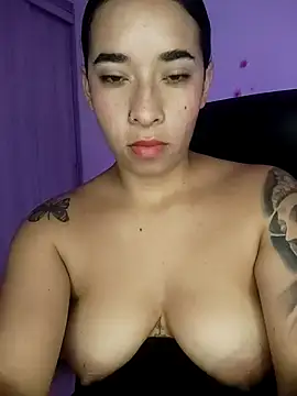 Snapshot of Valenn_fernandez chatting on June 25, 2026, 5:12 am Valenn fernandez online show from June 25, 2026, 5:12 am