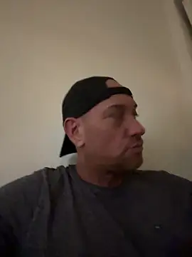 Snapshot of EUxCouple chatting on November 13, 2025, 8:19 pm EUxCouple online show from November 13, 2025, 8:19 pm