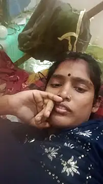 Guriya0076 online show from November 10, 2025, 4:39 pm