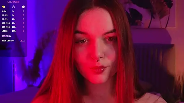 Snapshot of BellaDevile_ chatting on September 28, 2025, 2:00 pm BellaDevile online show from September 28, 2025, 2:00 pm