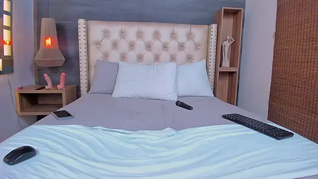 chihiro02 online show from September 8, 2025, 8:19 pm