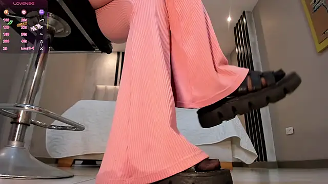 EsmeraldaGrace1 online show from November 28, 2025, 4:04 am