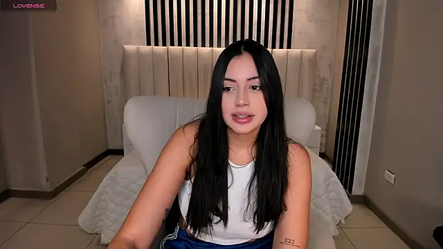 AmbarJames  online show from April 2, 2026, 11:41 am