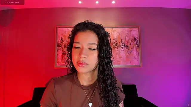 SophieHouston  online show from September 16, 2025, 4:24 am