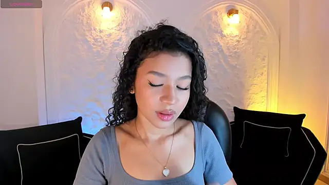 SophieHouston  online show from September 25, 2025, 2:48 am