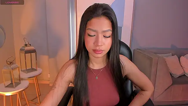 SophieHouston  online show from June 15, 2026, 5:09 am