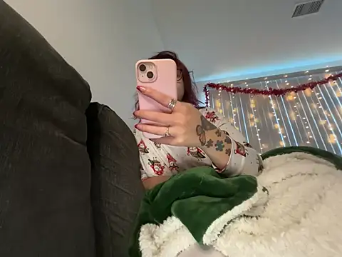 moan4mona online show from February 6, 2026, 3:37 pm