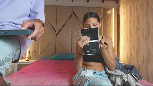 Hotcouple 222 online show from March 4, 2026, 7:25 am