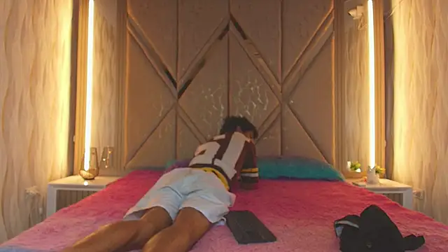 Hotcouple 222 online show from March 6, 2026, 7:21 pm