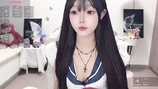 -EEBABY online show from October 10, 2025, 10:31 pm