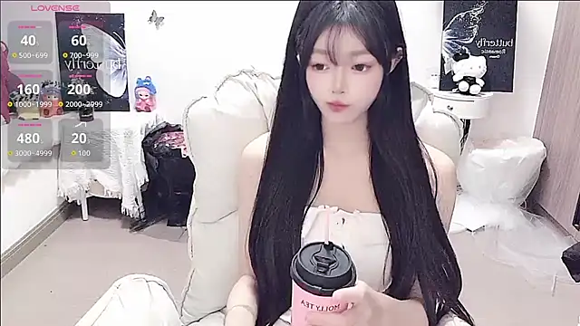 Snapshot of -EEBABY chatting on June 3, 2026, 1:14 pm -EEBABY online show from June 3, 2026, 1:14 pm