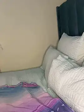 Caramel Mellow online show from November 27, 2025, 8:38 am