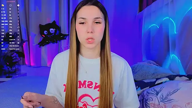 -CindyLou online show from October 23, 2025, 8:18 pm