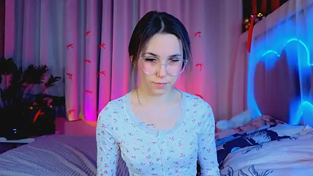 -CindyLou online show from January 7, 2026, 5:32 am