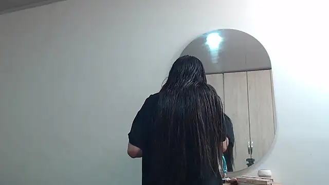 pinky f00x online show from February 6, 2026, 8:12 pm