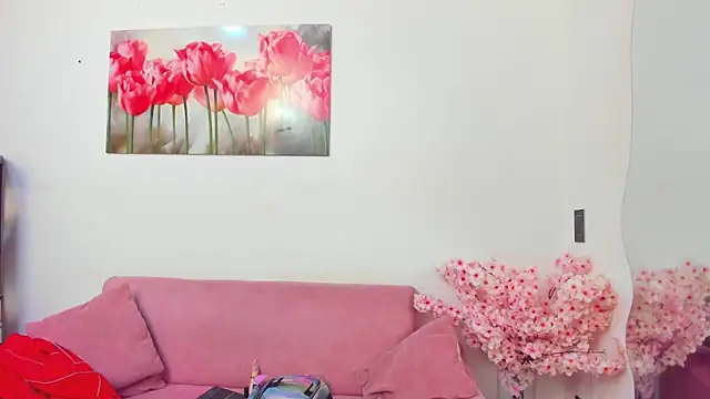 Snapshot of pinky_f00x chatting on June 5, 2026, 7:52 pm pinky f00x online show from June 5, 2026, 7:52 pm