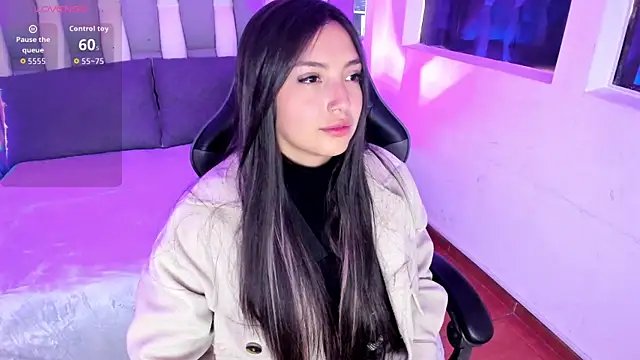 Adaara Rey online show from November 12, 2025, 6:41 pm