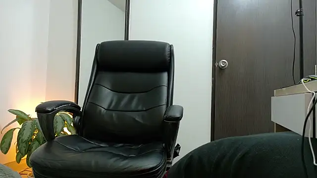 Elian savoy online show from April 15, 2026, 12:28 am