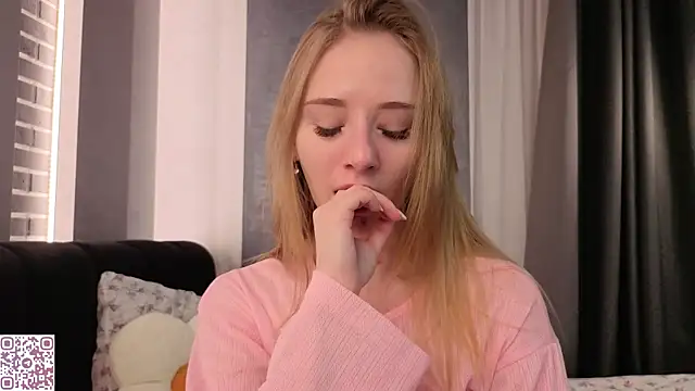 ElvinaRose online show from December 15, 2025, 2:16 am