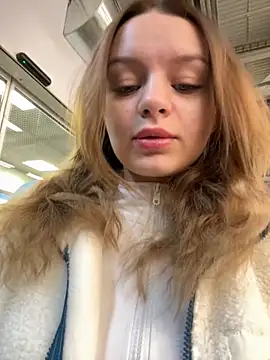 Snapshot of Cum_girlss chatting on October 9, 2025, 4:21 am Cum girlss online show from October 9, 2025, 4:21 am