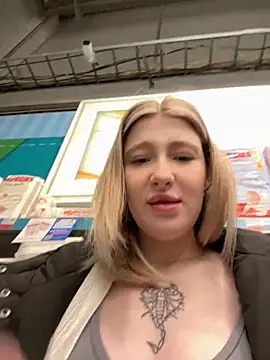 Snapshot of Cum_girlss chatting on October 26, 2025, 2:39 am Cum girlss online show from October 26, 2025, 2:39 am