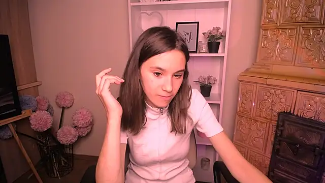 Snapshot of RosaRay_ chatting on July 7, 2026, 6:47 am RosaRay online show from July 7, 2026, 6:47 am
