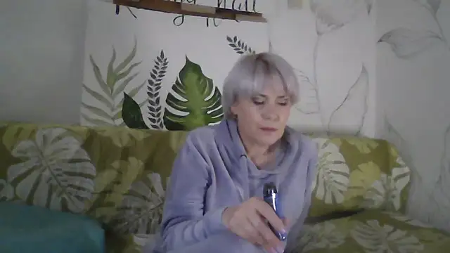 Catty Lady online show from December 18, 2025, 6:36 pm