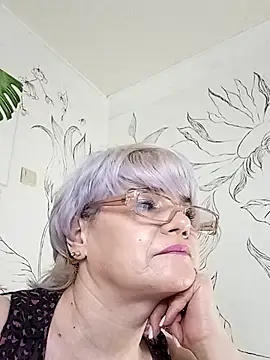 Catty Lady online show from March 3, 2026, 7:53 pm