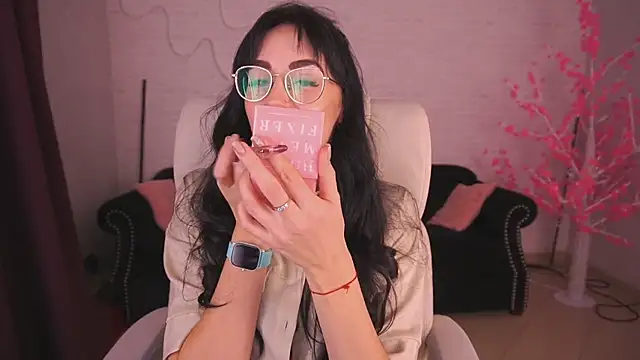 EviLune online show from January 9, 2026, 9:05 pm