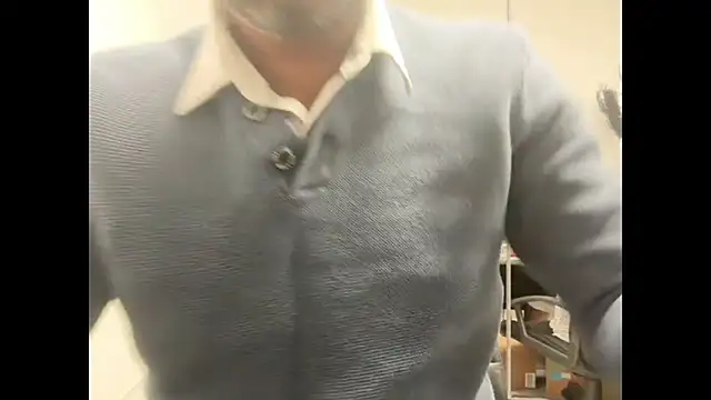 pranastro00 online show from April 6, 2026, 1:23 pm