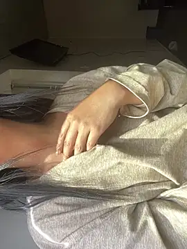 Snapshot of sabrina_v_ chatting on January 17, 2026, 6:33 pm sabrina v online show from January 17, 2026, 6:33 pm