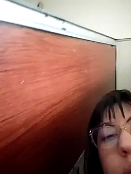 lareinalareinadelanal online show from January 10, 2026, 1:35 pm