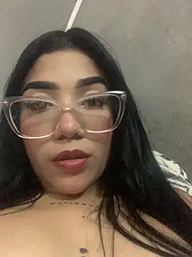 ElaRose 12 online show from November 7, 2025, 6:19 pm