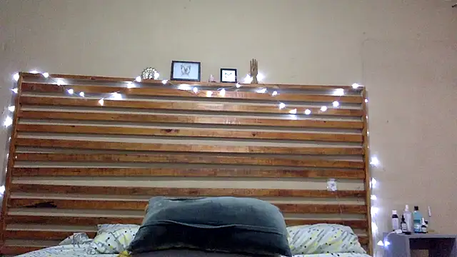 NaughtyInGlasses online show from December 14, 2025, 3:45 am