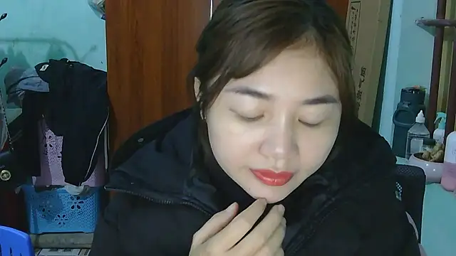 Uhem112 online show from December 19, 2025, 1:12 am