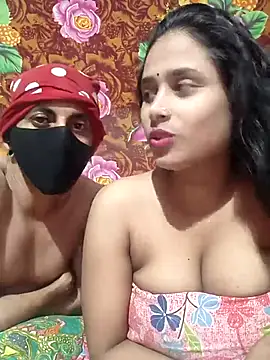 Seducing couple online show from October 2, 2025, 5:31 pm