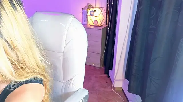 Jennaa Cooper online show from October 17, 2025, 7:16 pm