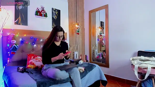  samanthaa foxx online show from December 4, 2025, 3:16 am