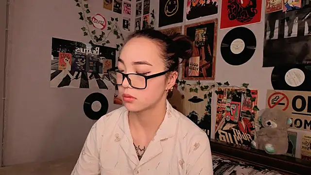 Snapshot of OdetteBiddy chatting on November 30, 2025, 8:57 pm OdetteBiddy online show from November 30, 2025, 8:57 pm