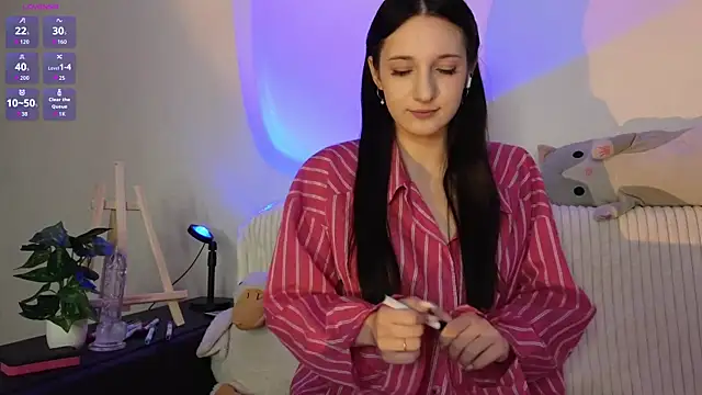 OdelynBagge online show from November 26, 2025, 5:03 pm