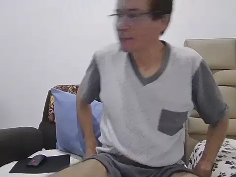 Snapshot of skinnylatino51 chatting on May 31, 2026, 12:41 am skinnylatino51 online show from May 31, 2026, 12:41 am