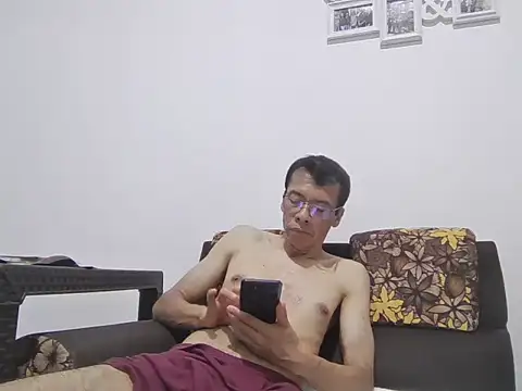 Snapshot of skinnylatino51 chatting on July 20, 2026, 1:20 am skinnylatino51 online show from July 20, 2026, 1:20 am