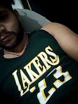 Kartikkartik8595 online show from November 28, 2025, 9:39 pm