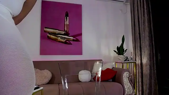 oliviathea online show from April 23, 2026, 12:01 am