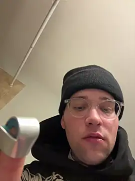 robin bones online show from November 11, 2025, 3:28 am