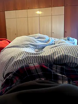 yymike online show from November 21, 2025, 2:05 pm