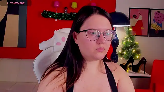 HelenDanvers online show from December 16, 2025, 9:58 am