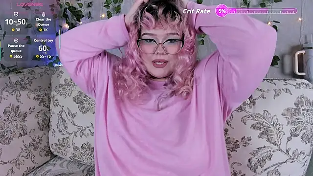 Snapshot of _CandyM1lky_ chatting on June 3, 2026, 7:44 am CandyM1lky online show from June 3, 2026, 7:44 am