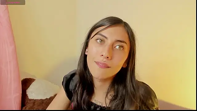 Alanaloiiss  online show from February 21, 2026, 4:02 am