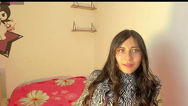 Alanaloiiss  online show from June 18, 2026, 10:14 pm